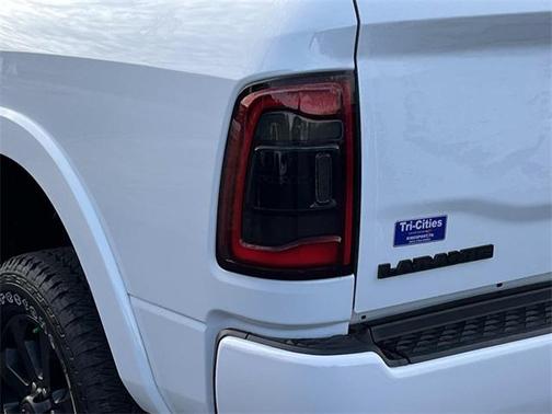 2022 RAM 2500 Laramie Crew Cab 4x4 6'4' Box