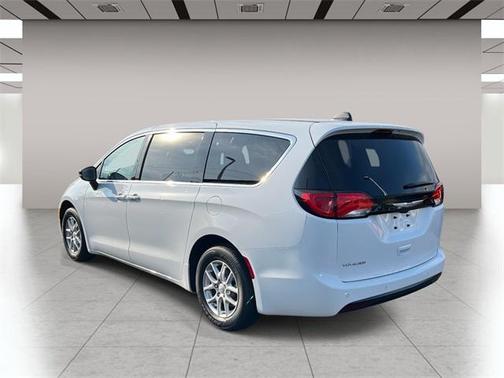 2026 Chrysler Voyager LX