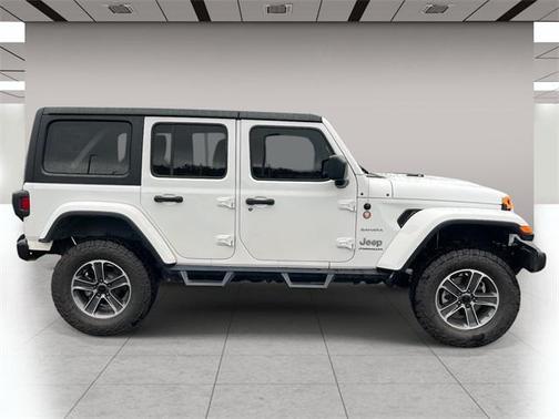 2023 Jeep Wrangler 4-Door Sahara 4x4