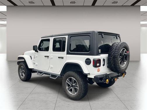 2023 Jeep Wrangler 4-Door Sahara 4x4