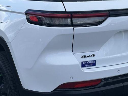 Bright White Clearcoat 2025 Jeep Grand Cherokee Limited
