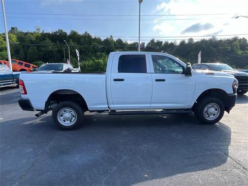 2024 RAM 2500 Tradesman Crew Cab 4x4 6'4' Box
