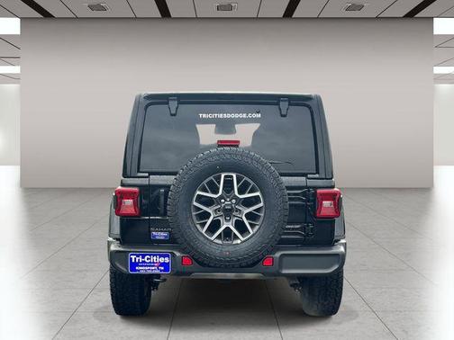 Black Clearcoat 2025 Jeep Wrangler 4-Door Sahara 4x4