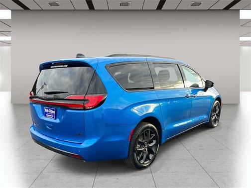 2026 Chrysler Pacifica L