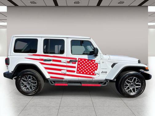 Bright White Clearcoat 2024 Jeep Wrangler 4-Door Sahara 4x4