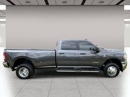 Granite Crystal Metallic Clearcoat 2024 RAM 3500 Big Horn Crew Cab 4x4 8' Box