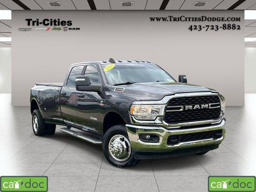 Granite Crystal Metallic Clearcoat 2024 RAM 3500 Big Horn Crew Cab 4x4 8' Box