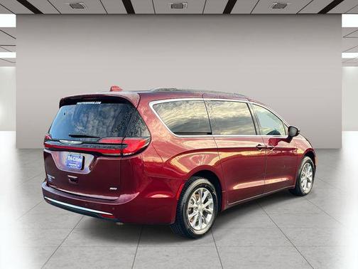Velvet Red Pearlcoat 2022 Chrysler Pacifica Touring L
