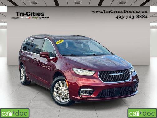 Velvet Red Pearlcoat 2022 Chrysler Pacifica Touring L
