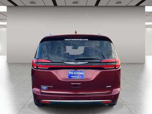 Velvet Red Pearlcoat 2022 Chrysler Pacifica Touring L
