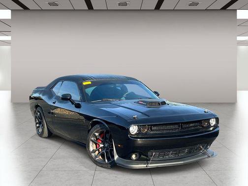 Pitch Black Clearcoat 2021 Dodge Challenger R/T Scat Pack