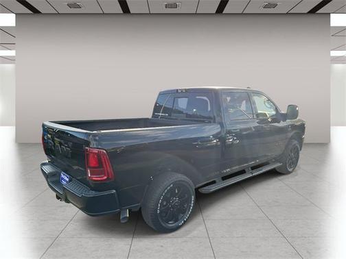 2025 RAM 2500 Big Horn Crew Cab 4x4 6'4' Box