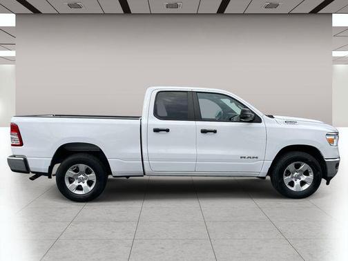Bright White Clearcoat 2023 RAM 1500 Big Horn/Lone Star