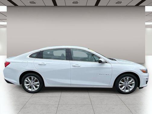 Summit White 2023 Chevrolet Malibu 1LT