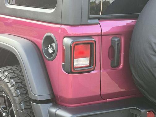 Tuscadero Pearlcoat 2026 Jeep Wrangler Willys
