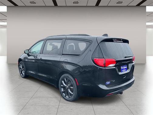2019 Chrysler Pacifica Touring-L Plus