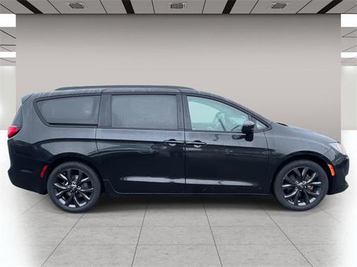 2019 Chrysler Pacifica Touring-L Plus