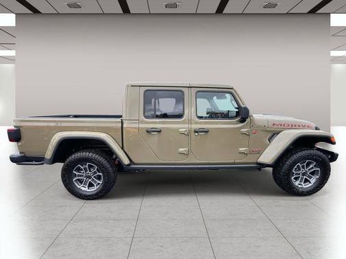 41 2025 Jeep Gladiator Mojave X