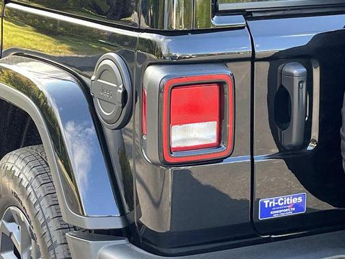 Black Clearcoat 2026 Jeep Wrangler 85th Anniversary