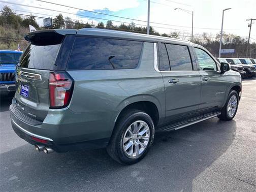 2023 Chevrolet Suburban Premier