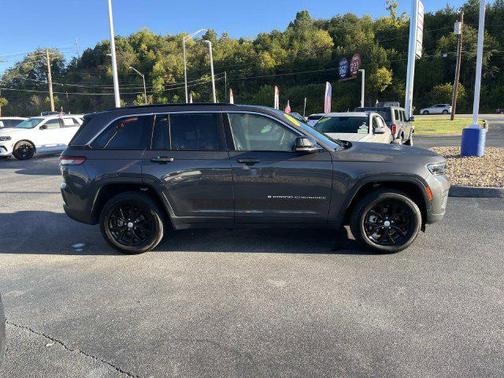 Baltic Gray Metallic Clearcoat 2025 Jeep Grand Cherokee Limited