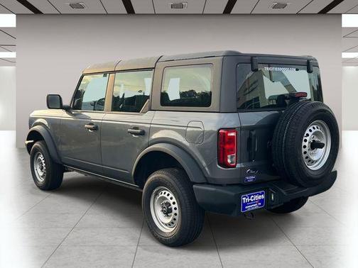 Carbonized Gray Metallic 2025 Ford Bronco Base