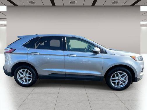 Iconic Silver Metallic 2024 Ford Edge SEL