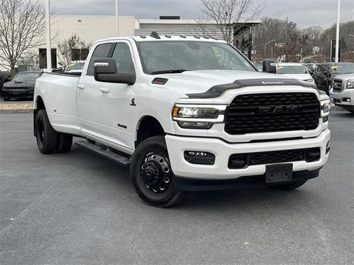 2023 RAM 3500 Big Horn Crew Cab 4x4 8' Box