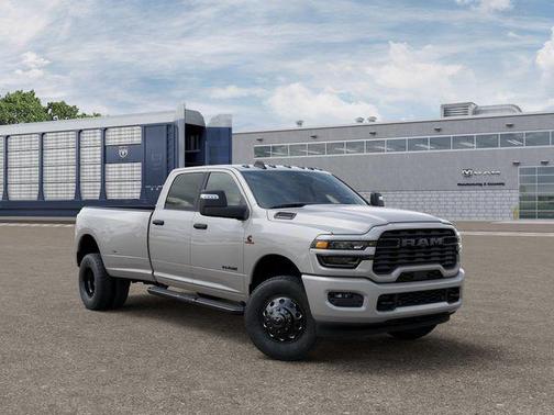 Silver Zynith 2026 RAM 3500 Big Horn Crew Cab 4x4 8' Box
