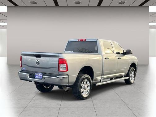 2022 RAM 2500 Tradesman Crew Cab 4x4 6'4' Box