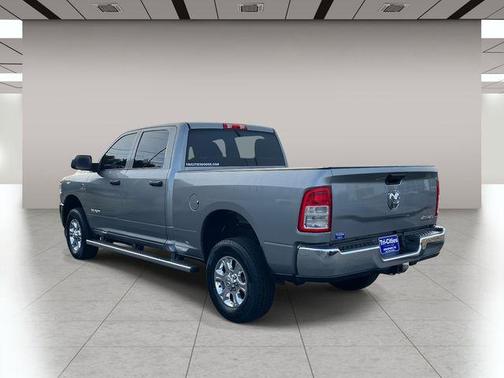 2022 RAM 2500 Tradesman Crew Cab 4x4 6'4' Box