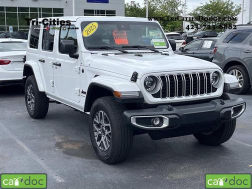 Bright White Clearcoat 2025 Jeep Wrangler 4-Door Sahara 4x4