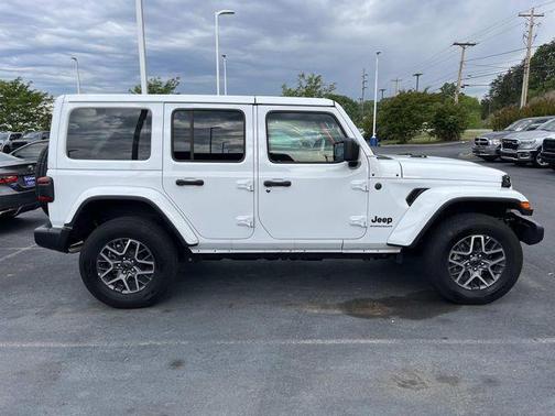 Bright White Clearcoat 2025 Jeep Wrangler 4-Door Sahara 4x4