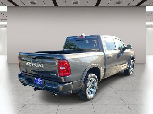 Granite Crystal Metallic Clearcoat 2026 RAM 1500 Big Horn/Lone Star