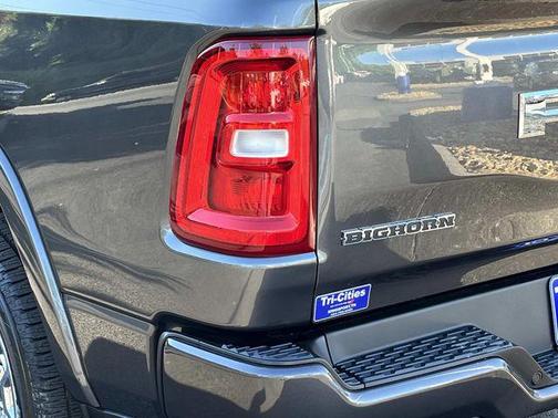 Granite Crystal Metallic Clearcoat 2026 RAM 1500 Big Horn/Lone Star