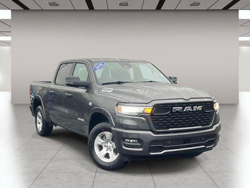 Granite Crystal Metallic Clearcoat 2026 RAM 1500 Big Horn/Lone Star