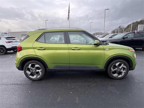 2024 Hyundai VENUE SEL