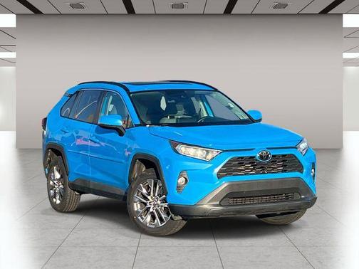 2020 Toyota RAV4 XLE Premium
