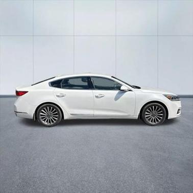 2017 Kia Cadenza Premium