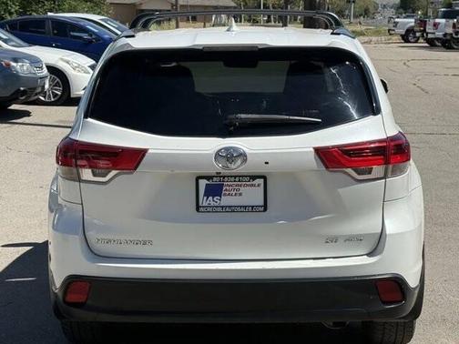 Blizzard Pearl 2017 Toyota Highlander SE
