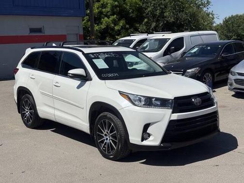 Blizzard Pearl 2017 Toyota Highlander SE