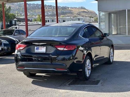 2016 Chrysler 200 Limited