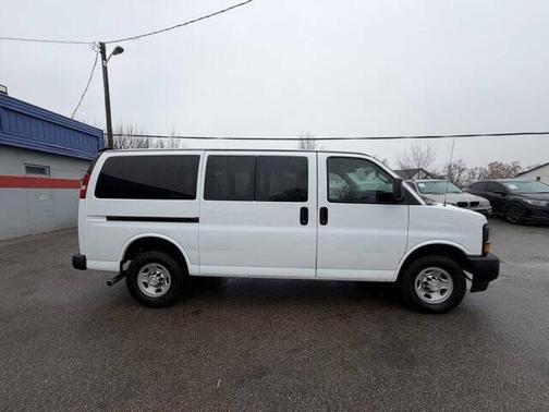 2017 Chevrolet Express 2500 LS
