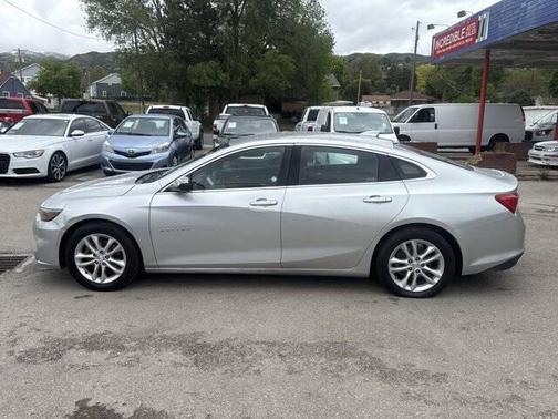 Silver Ice Metallic 2017 Chevrolet Malibu 1LT