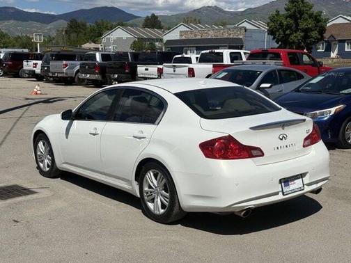 Moonlight White 2011 INFINITI G37 Journey