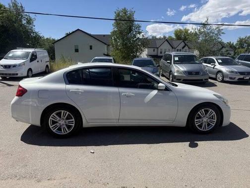 Moonlight White 2011 INFINITI G37 Journey
