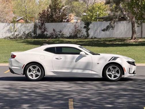 Summit White 2020 Chevrolet Camaro 1LT