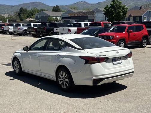 Glacier White 2024 Nissan Altima S FWD