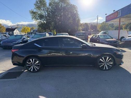 2021 Nissan Altima SR FWD