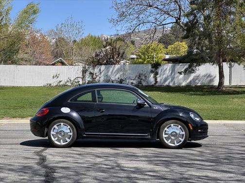 2013 Volkswagen Beetle 2.5L Fender Edition